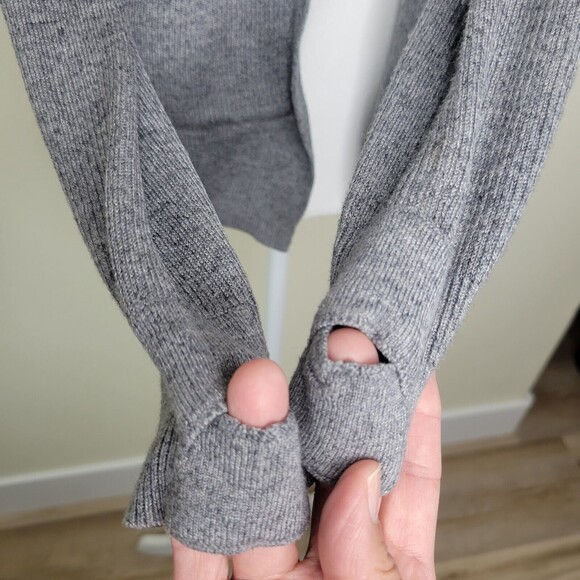 Cozy Lululemon Cabin Yogi hooded Wrap Heathered Gray with pockets open cardigan - Picture 5 of 14